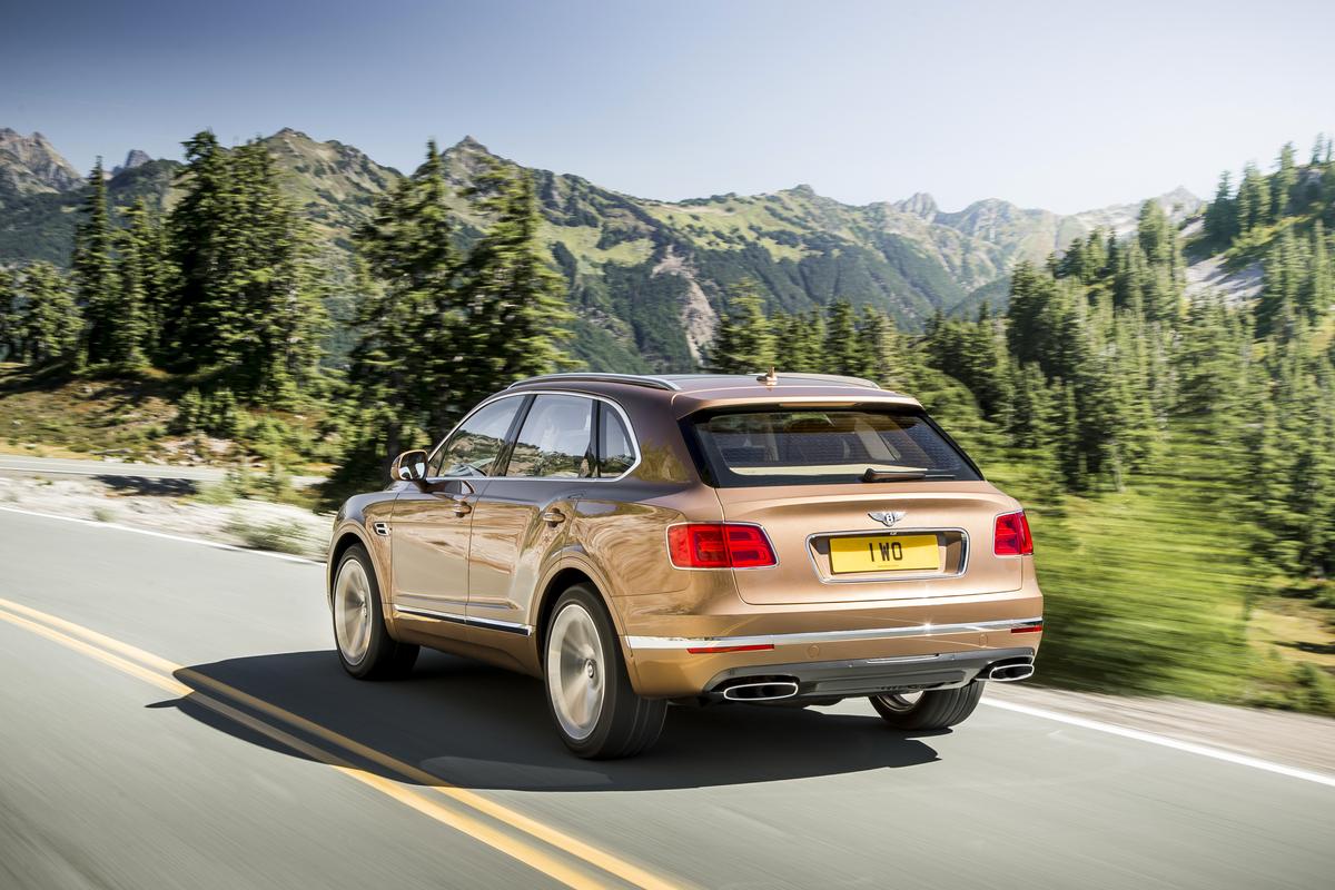 Bentley_Bentayga_2016-02