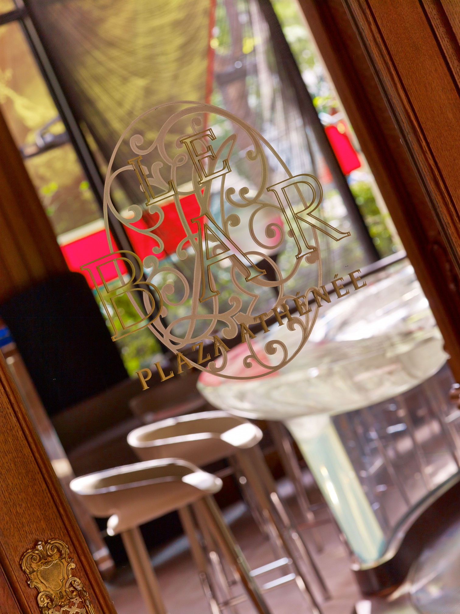 Hotel Plaza Athenee - Bar - LR - (c) Eric Laignel 1