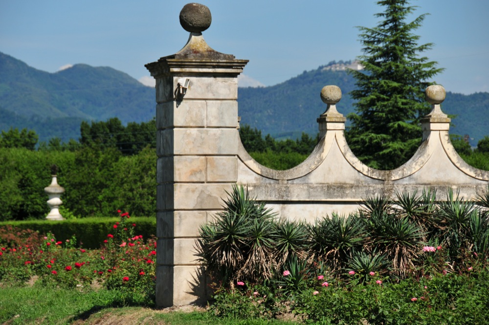 3-Venetian Villas - Courtesy Lionard (Ref. 0403)