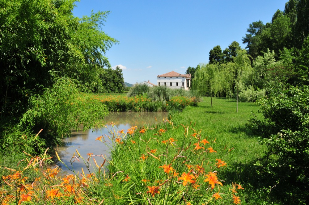 5-Venetian Villas - Courtesy Lionard (Ref. 0403)