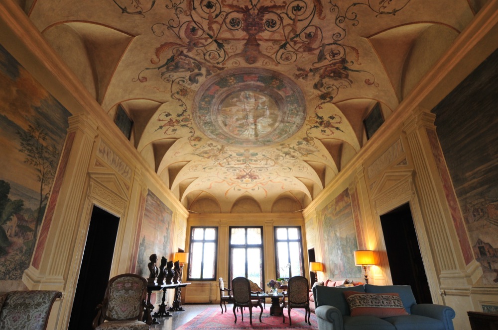 6-Venetian Villas - Courtesy Lionard (Ref. 0403)