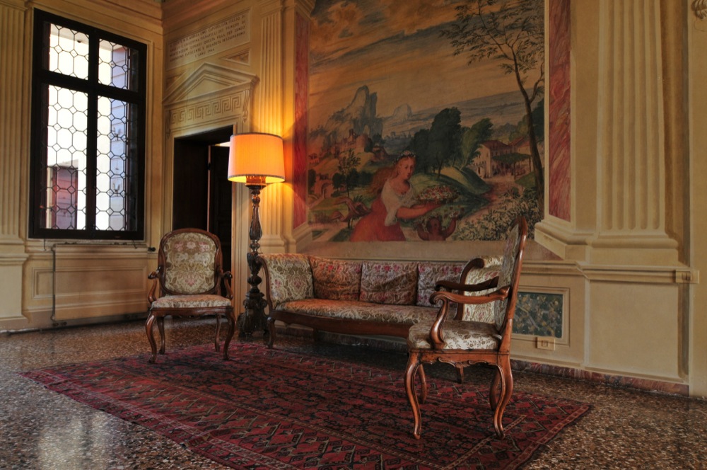 8-Venetian Villas - Courtesy Lionard (Ref. 0403)