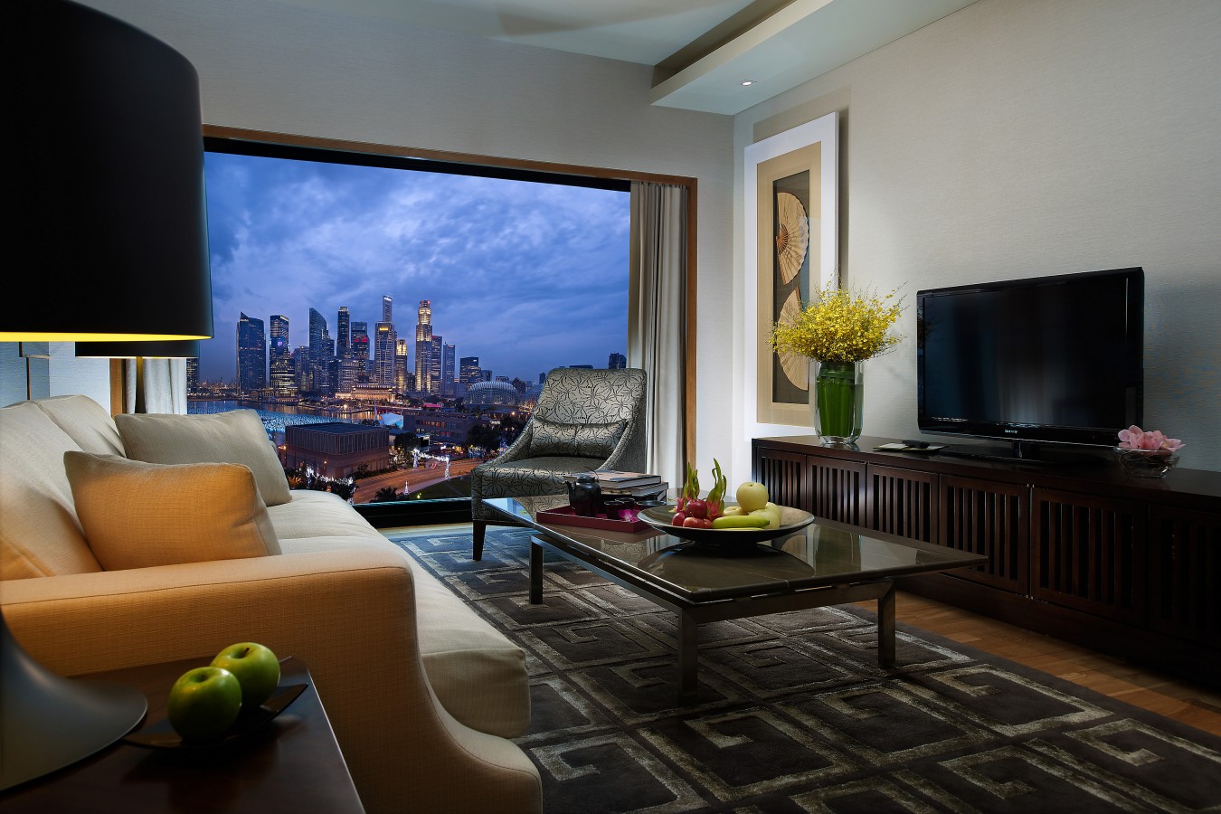 singapore-suite-bay-suite-living-room-1