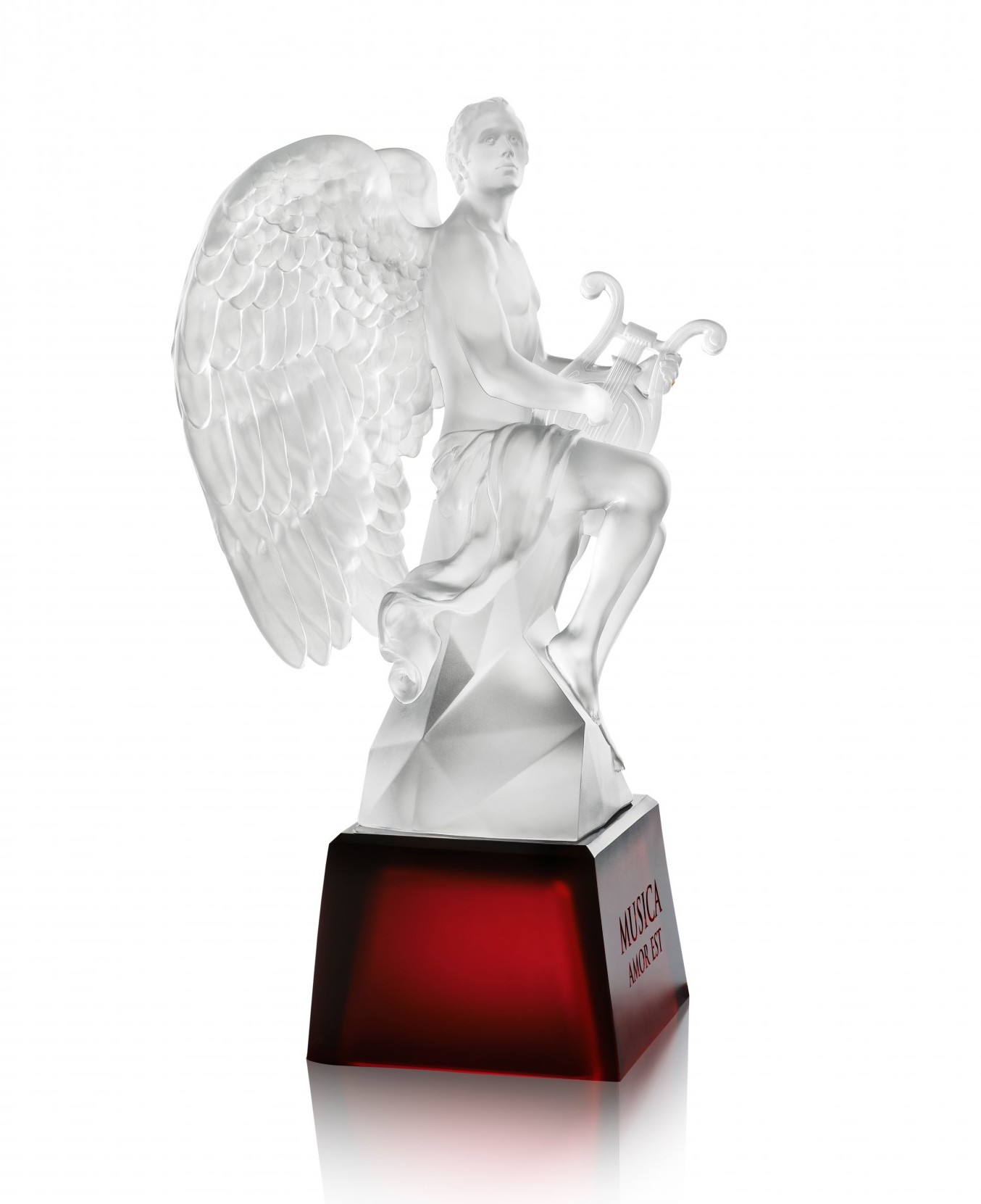 Grand-Nu-Masculin-incolore-et-rouge-en-cire-perdue-HD-copyright-Lalique-Sa