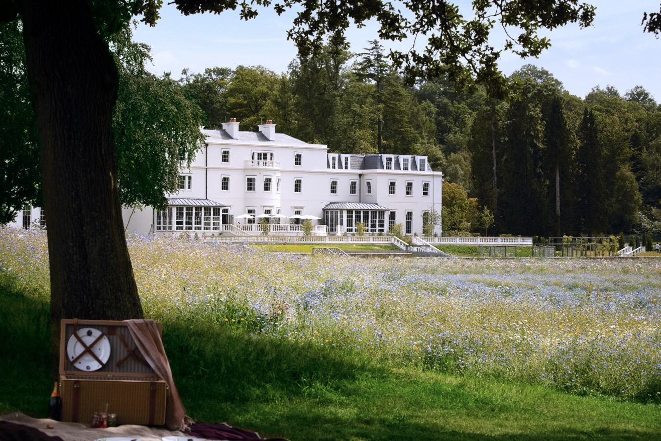 H8VJV_44472294_Coworth_Park_Exterior_Summer