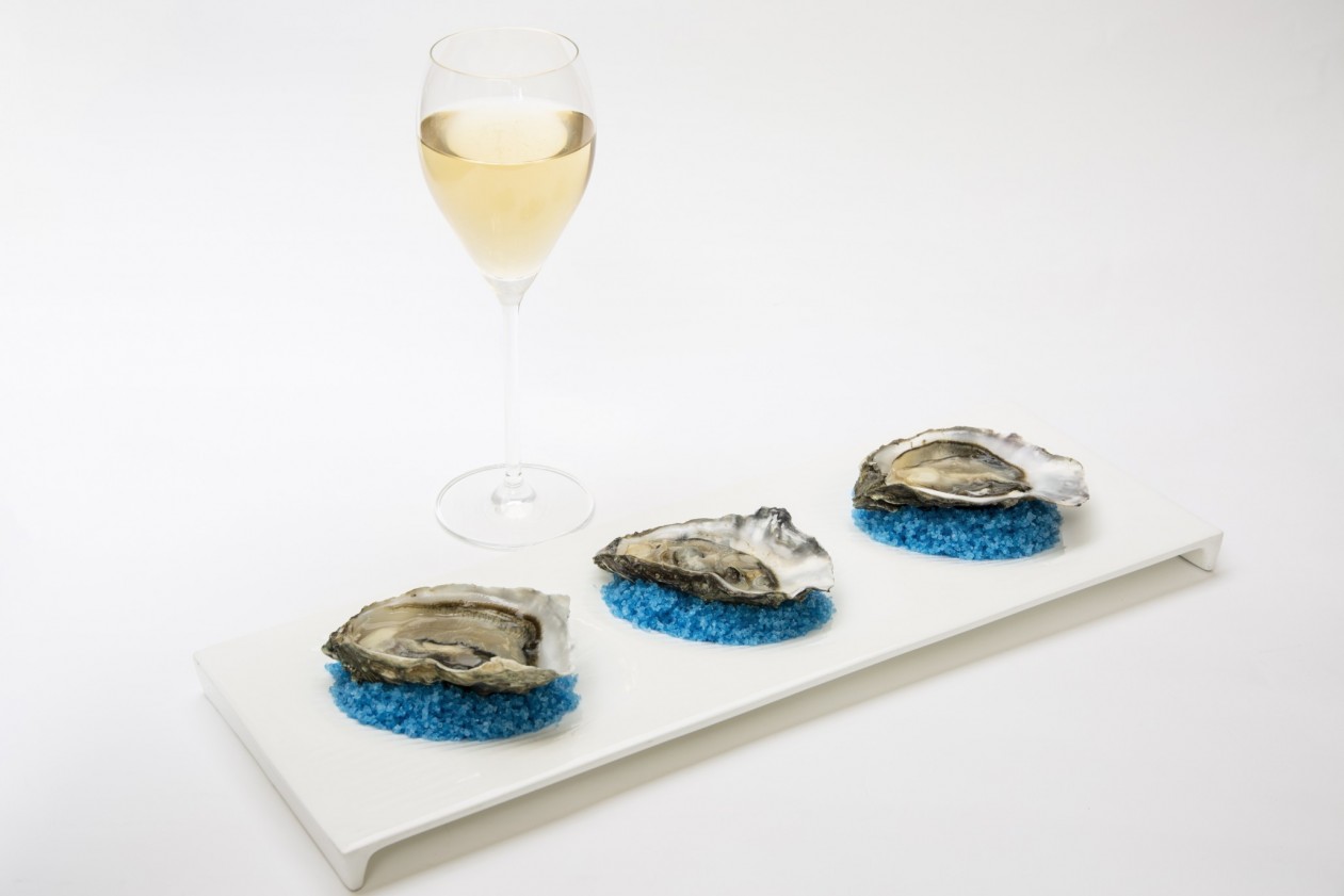 Oysters and champagne