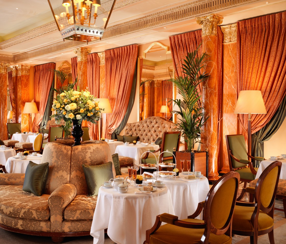 H0BMS_52078387_Champagne_Afternoon_Tea_on_The_Promenade