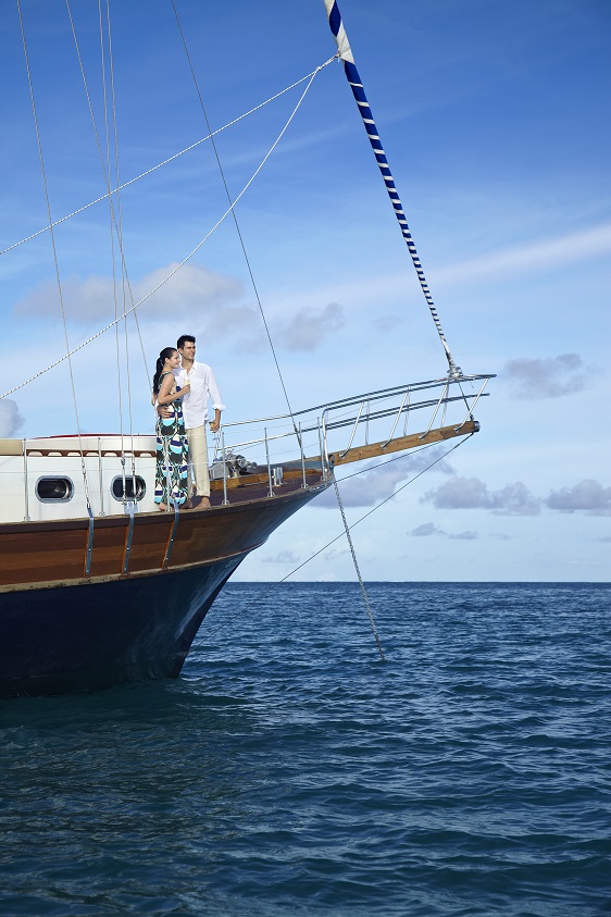 Shangri-La's Villingili Resort & Spa-Couple on Horizon yacht 2-February 2010