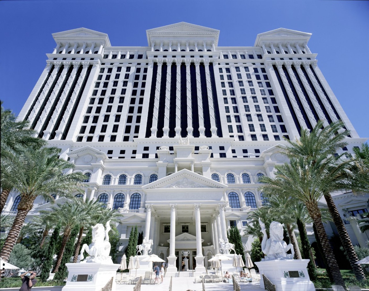 Caesars-Las-Vegas-Property-Exterior-Hotel-1