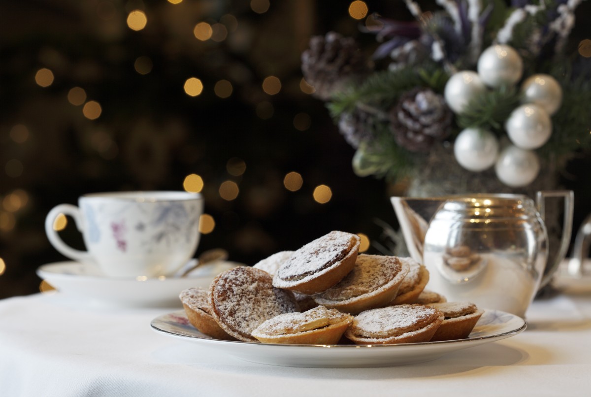 H8VJV_51065397_Mince_Pies-_Coworth_Park_3729