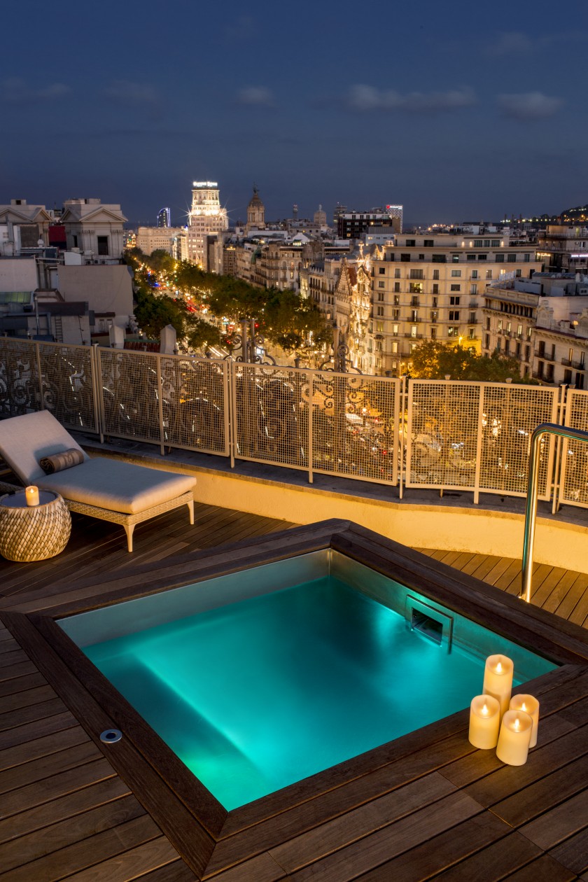 Majestic Royal Penthouse Terrace by Night Paseo de Gracia 4