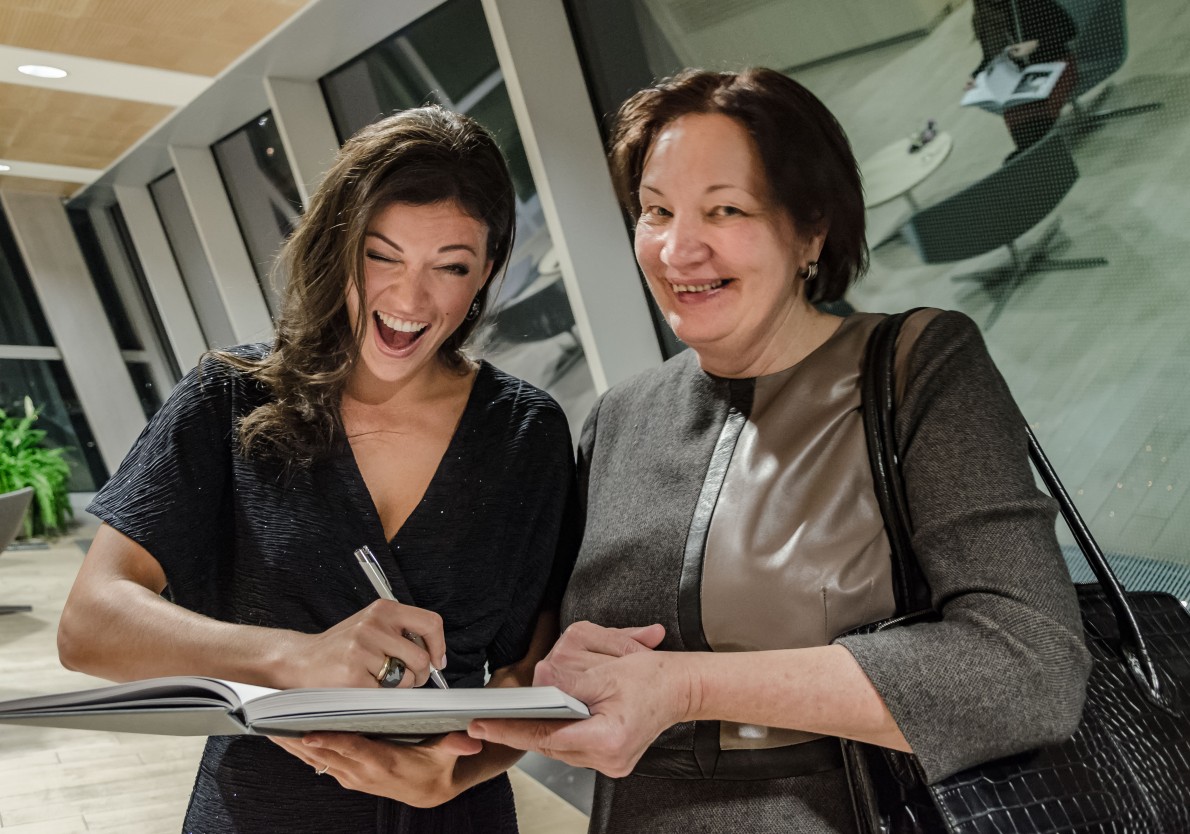 20161110_Red_jackets_book_103