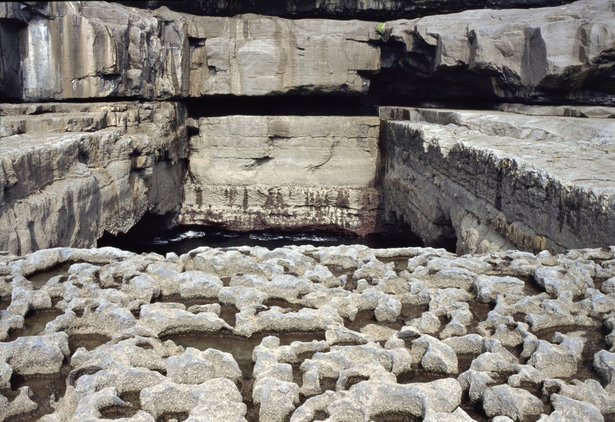 1990 - 2015 / archival pigment print (ed of 4) / 33 x 48 cm imag