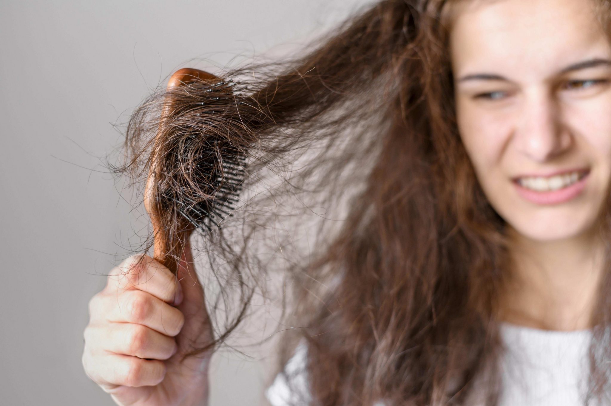 Спутавшиеся, ломкие, тусклые – советы по уходу за волосами зимой