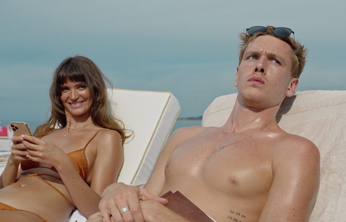 Sudraba Bize приглашает любителей кино на «Треугольник печали»