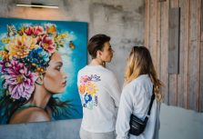Женственность и красота: в AKROPOLE Alfa открыта выставка художницы Байбы Феоктистовой  «Портрет женственности»