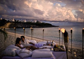 Роман на островах