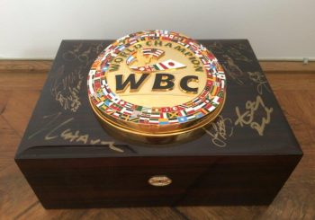 10 000 за автографы