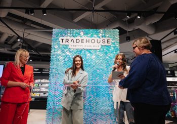 В ТЦ Akropole Alfa открылся второй магазин косметики Tradehouse.