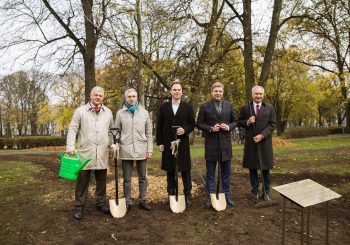 «Рижский Черный Бальзам» озеленил Ригу