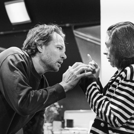 В театре Чехова на этой неделе – премьера спектакля Максима Диденко «Предательство»