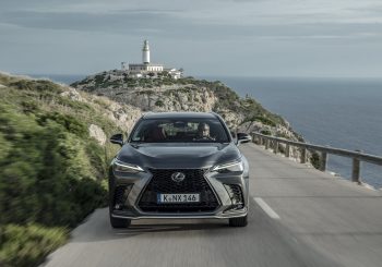 Lexus представляет новый самозаряжающийся гибрид и Plug-in гибрид NX