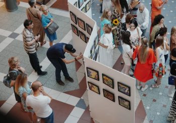 В Латвии создана уникальная коллекция мозаик по фрагментам картин украинкой народной художницы Марии Примаченко