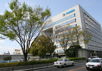 Mazda. Первый в мире автомобиль