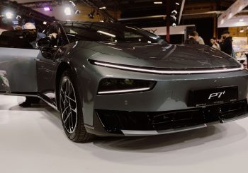 XPENG P7+ дебютировал в странах Балтии: на выставке Auto 2026 в Риге представлен новый электромобиль