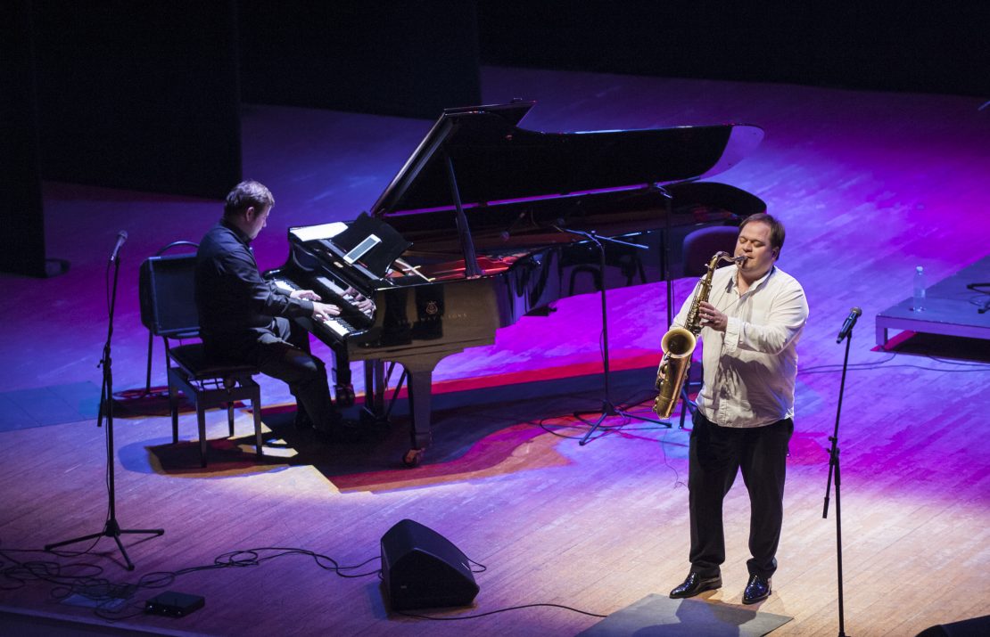 Summertime. Легендарные мировые роковые хиты в джазовом исполнении