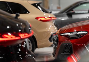 В Латвии представвили новое поколение Audi Q5 — самый продаваемый премиум-автомобиль 2024 года