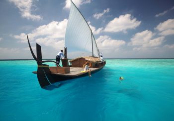 Baros Maldives. Рассекая волны