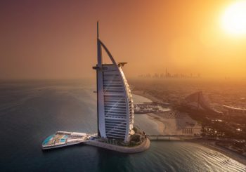 Под «Парусом»