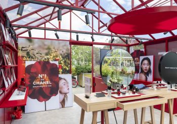 CHANEL «вышла» на рижские улицы