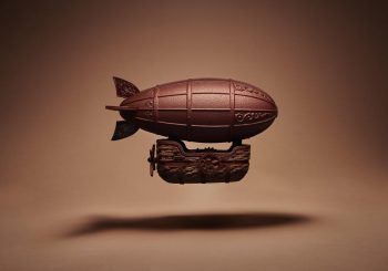 Пасхальный дирижабль из шоколада взлетел в Cheval Blanc Paris