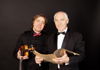 Загадочная классика» в исполнении Алексея Колесникова и Романа Тестелец