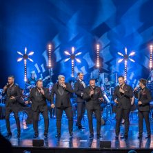 В Риге, Валмиере и Даугавпилсе пройдут грандиозные концерты «10 Tenors» с симфоническим оркестром