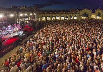 Шоппинг под музыку