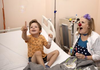 Начинается благотворительная акция докторов-клоунов: помочь детям в больнице преодолеть стресс может каждый