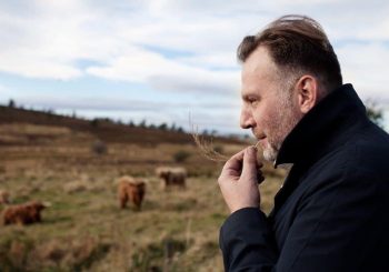 Новый спектакль Алекса Дубаса «Неснятое кино» с участием лидера группы Sansara Саши Гагарина