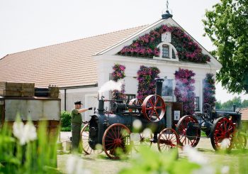 В Пакруойской усадьбе начался фестиваль цветов, искусства и любви