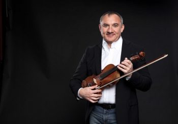 В Юрмале с новой музыкально-сатирической программой выступят известный актер и музыкант Николай Фоменко и его друзья