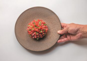 Балтийский вкус без границ: как Вильнюс превращает картофель и сосновые шишки в haute cuisine