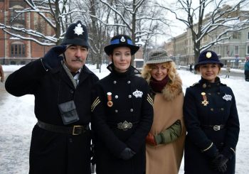 Шерлок Холмс вернулся в Ригу и приглашает всех на городской костюмированный праздник 18 марта