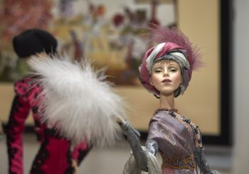 В рижском Музее моды пройдет выставка авторских кукол «История моды».