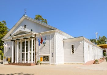 Концертный зал «Дзинтари» приглашает в «закулисье»