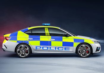 ŠKODA превращает новую OCTAVIA RS в полицейскую автомашину для Великобритании