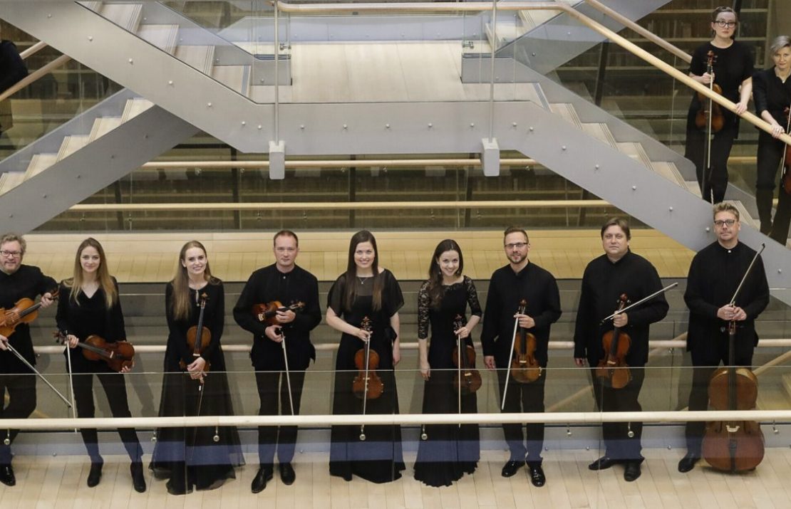 На юбилее Kremerata Baltica и пианист Адам Космея исполнят Пелециса и Шнитке