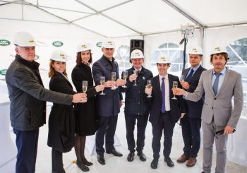 Автосалон Jaguar Land Rover будет самым большим в Латвии