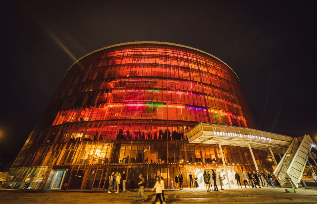 В лиепайском концертном зале Lielais dzintars состоится необычное музыкальное шоу, соединяющее классику и электронику